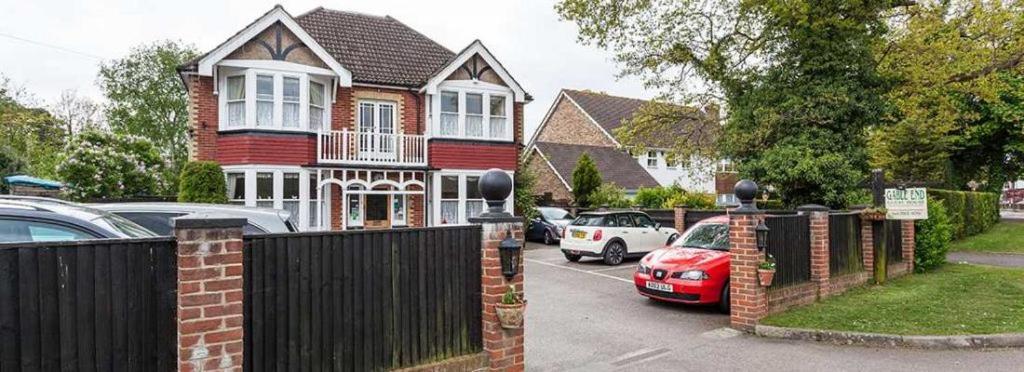 Gable End Guest House Horley Exteriér fotografie